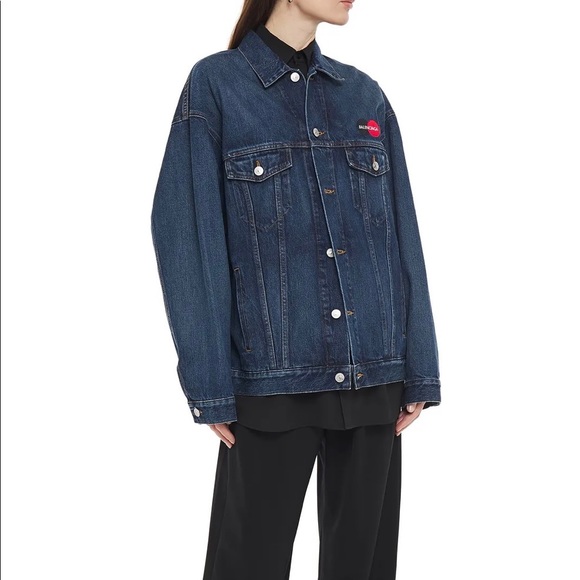 BALENCIAGA
Oversized embroidered faded denim - Picture 3 of 15